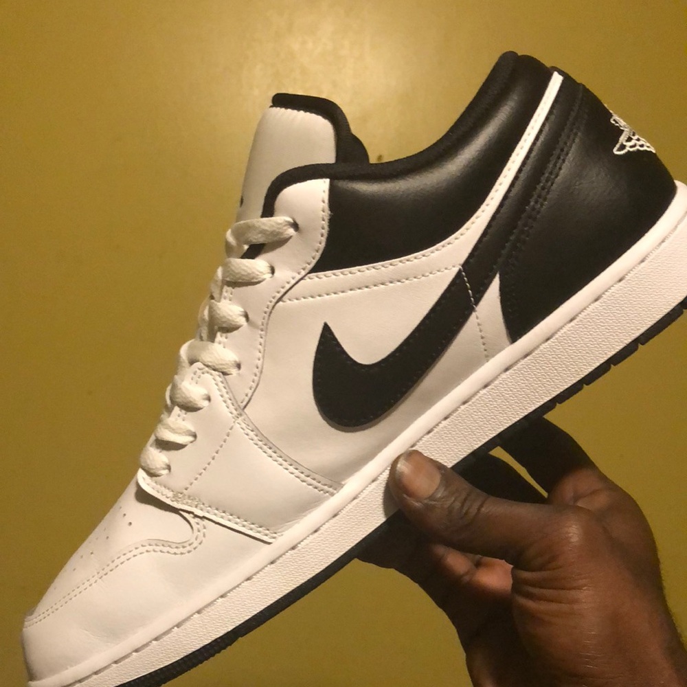 Nike Black and White Athletic Shoes